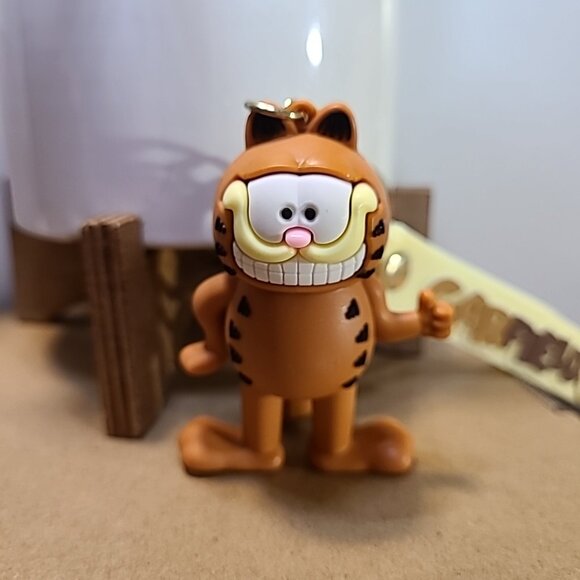Unbranded Garfield Keychain Unisex Orange Tone NWOT Lightweight Collectible Auto - Picture 1 of 6